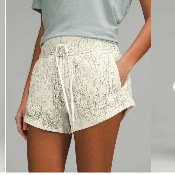 NWT New LULULEMON Inner Glow High-Rise Terry Short Thread Dye White Black TRD6 8